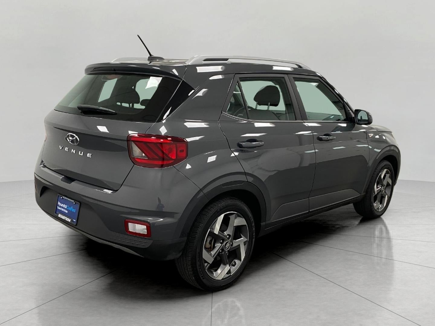 2025 Hyundai VENUE SEL IVT
