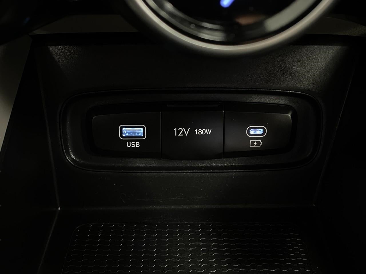 2025 Hyundai VENUE SEL IVT