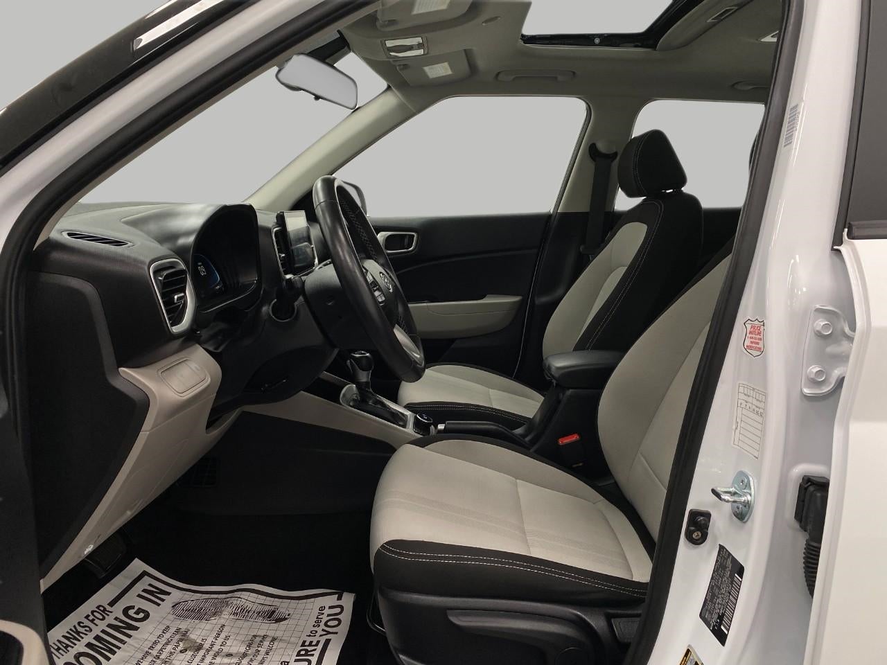 2025 Hyundai VENUE SEL IVT