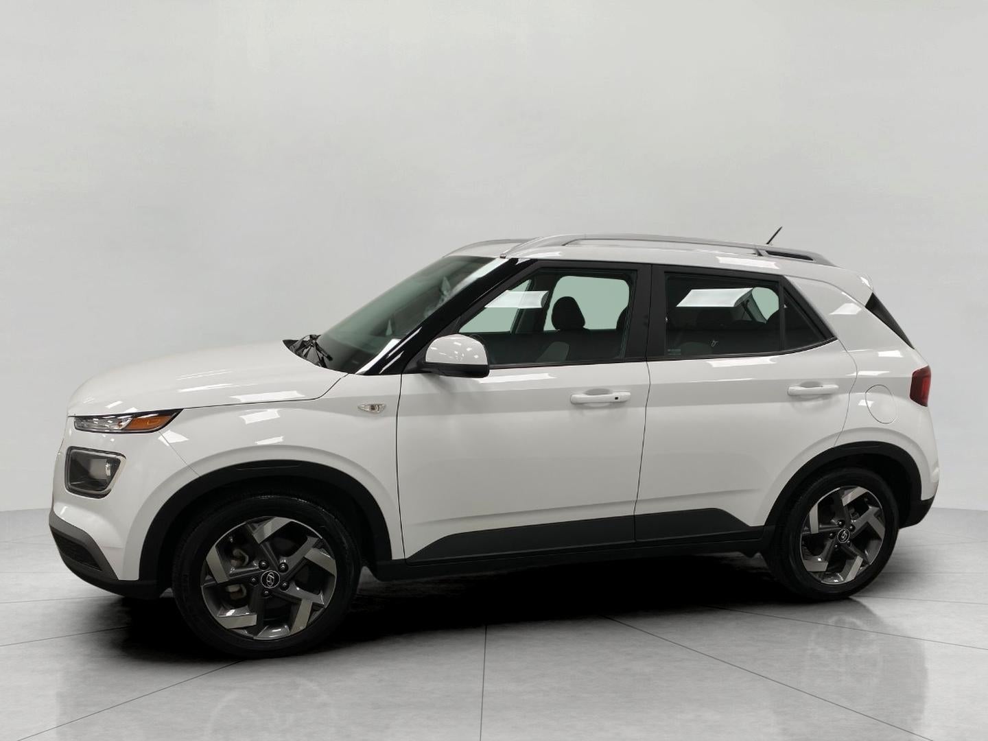 2025 Hyundai VENUE SEL IVT