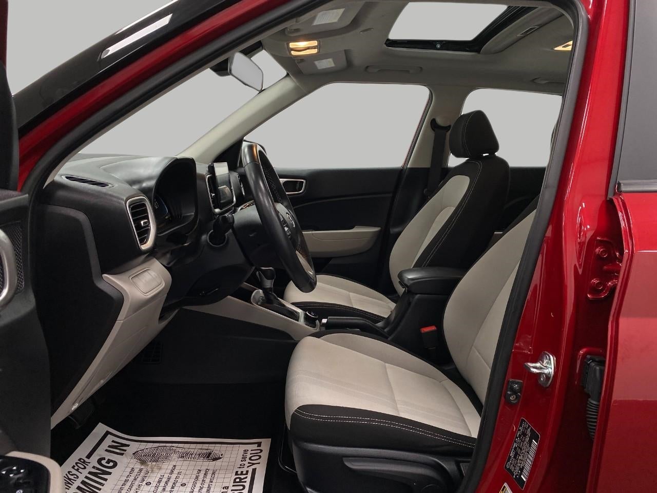 2025 Hyundai VENUE SEL IVT