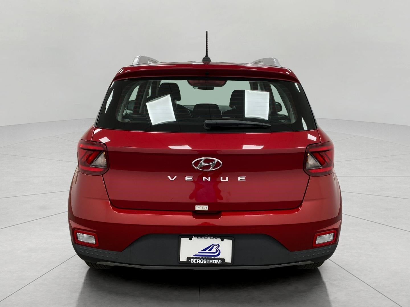 2025 Hyundai VENUE SEL IVT