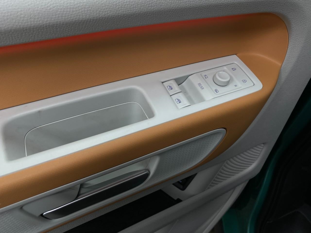 2025 Volkswagen ID. Buzz 1st Edition 4MOTION w/Two-Tone