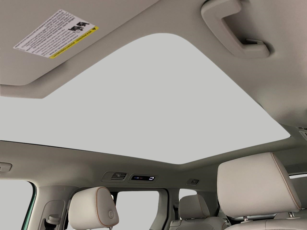 2025 Volkswagen ID. Buzz 1st Edition 4MOTION w/Two-Tone