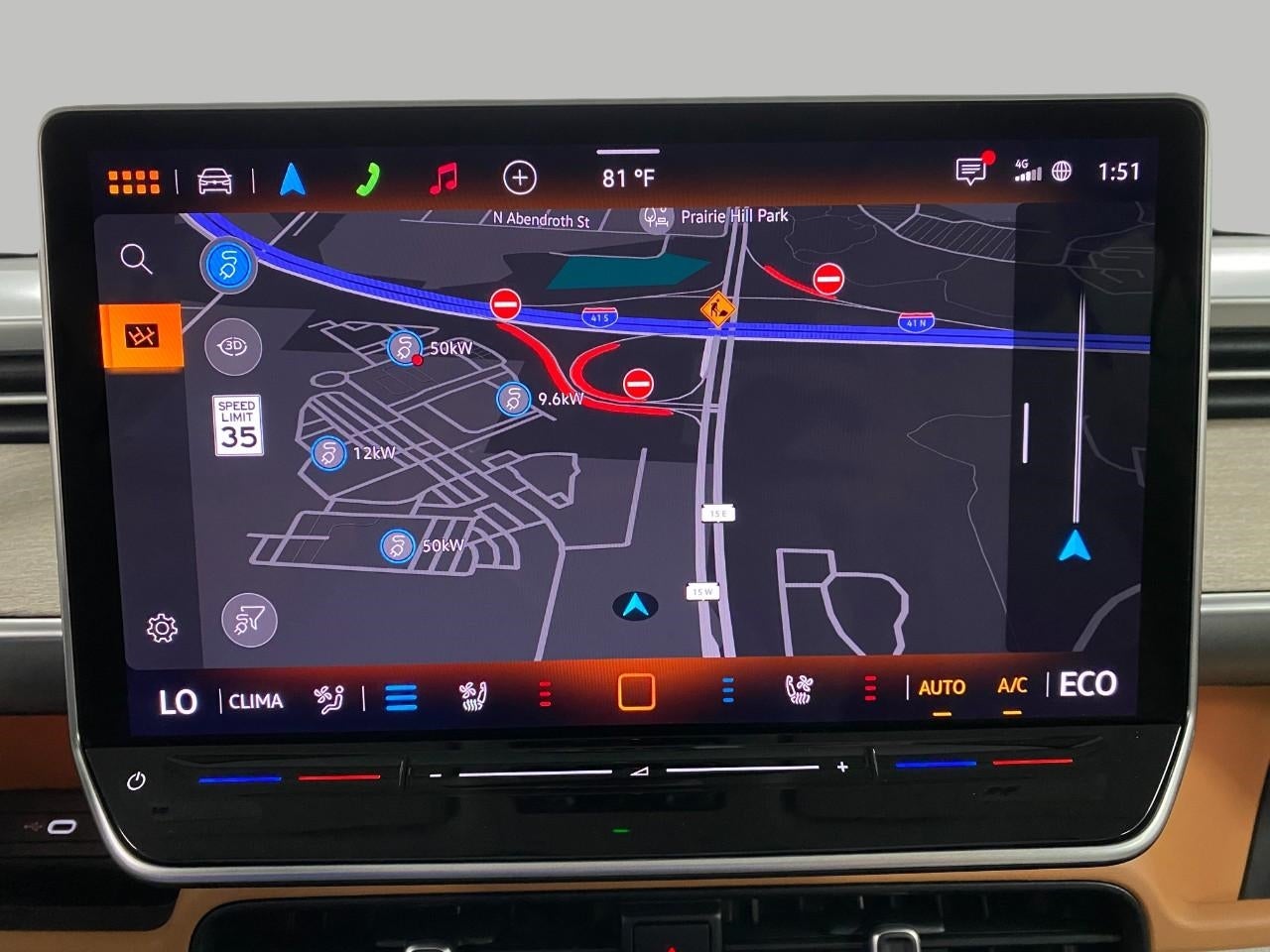 2025 Volkswagen ID. Buzz Pro S Plus 4MOTION w/Two-Tone