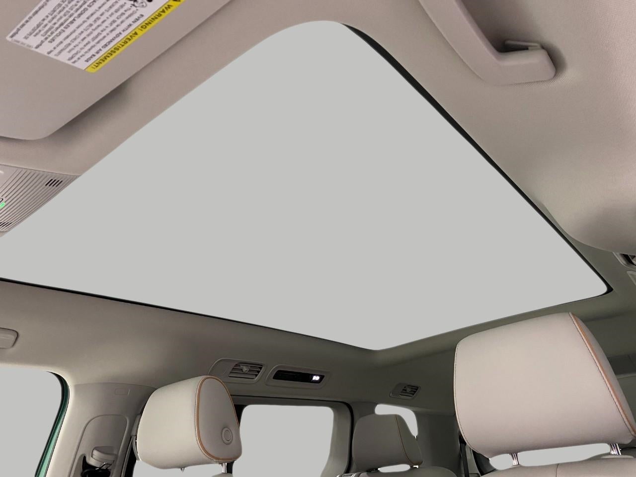 2025 Volkswagen ID. Buzz Pro S Plus 4MOTION w/Two-Tone