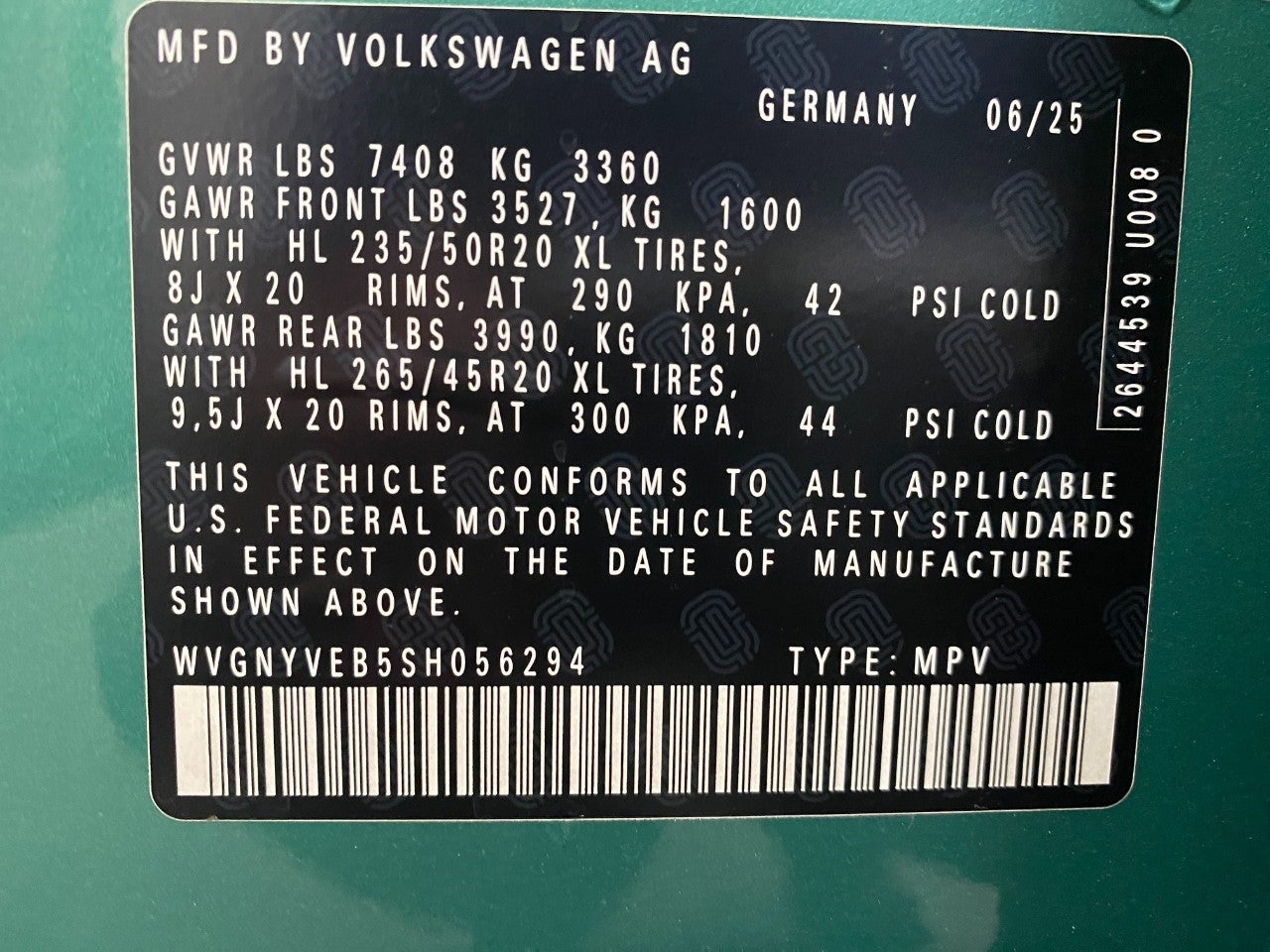 2025 Volkswagen ID. Buzz Pro S Plus 4MOTION w/Two-Tone