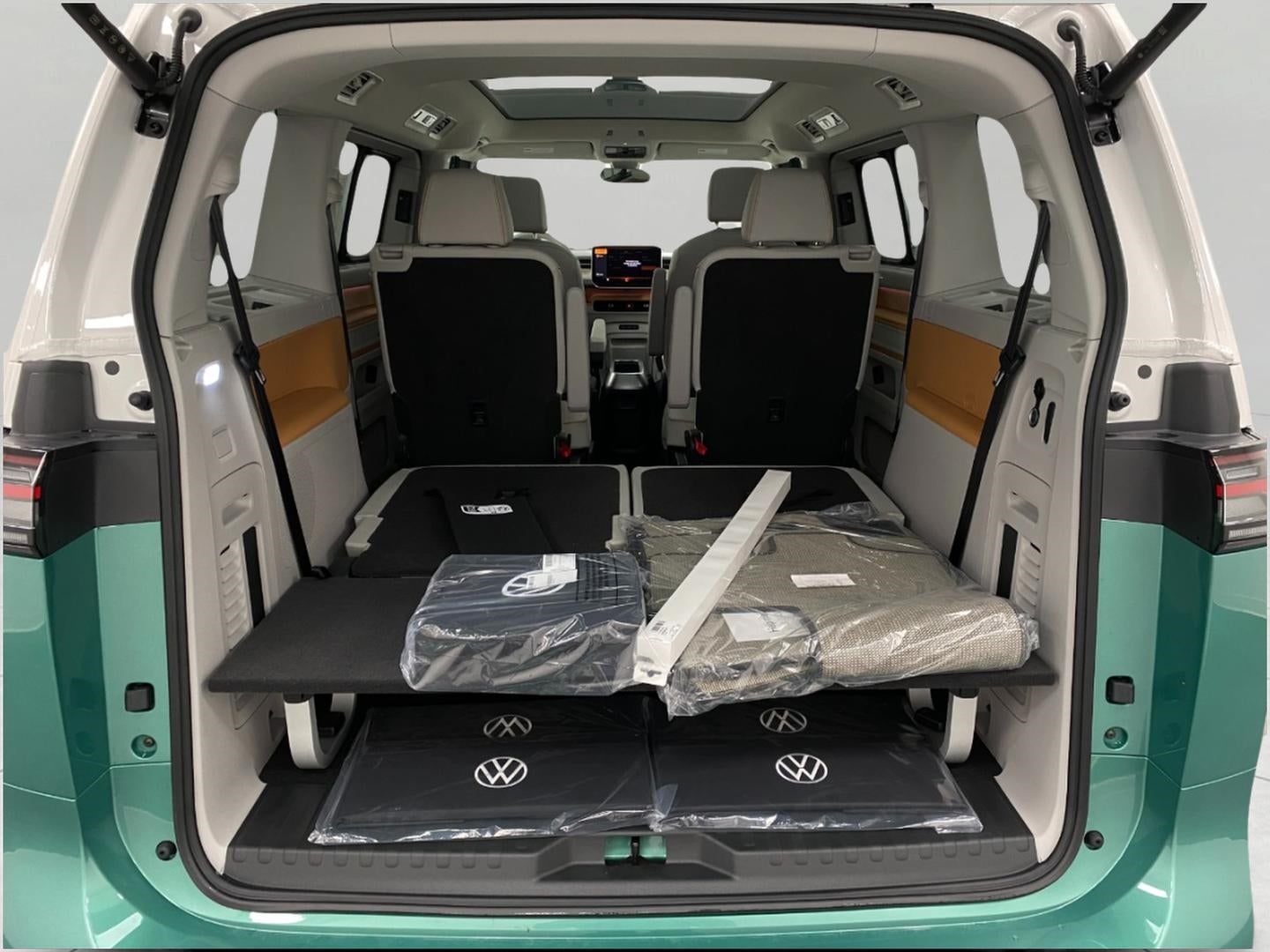 2025 Volkswagen ID. Buzz Pro S Plus 4MOTION w/Two-Tone