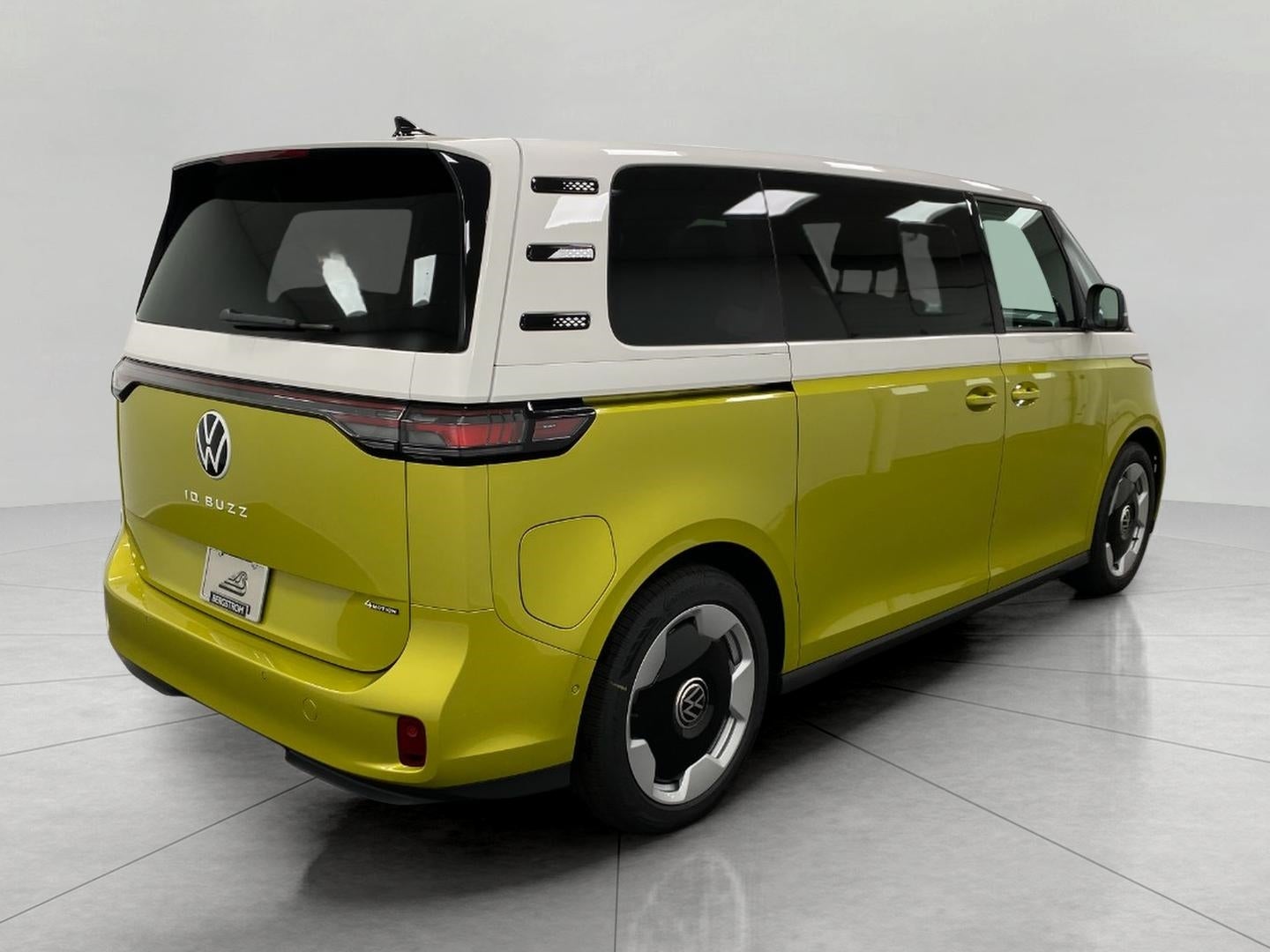 2025 Volkswagen ID. Buzz Pro S Plus 4MOTION w/Two-Tone